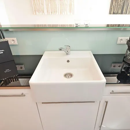 Paula - Wg03 Strandnah Mit Kamin, Terrasse, Balkon * Sellin (Rugen)